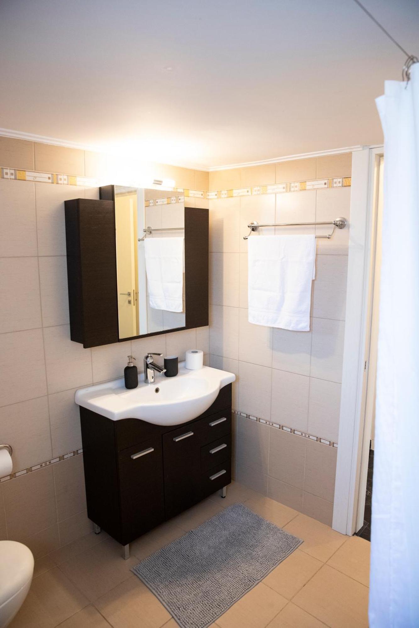 Spacious Glyfada Golf 4Br -Near Beach + Shops Atene Esterno foto